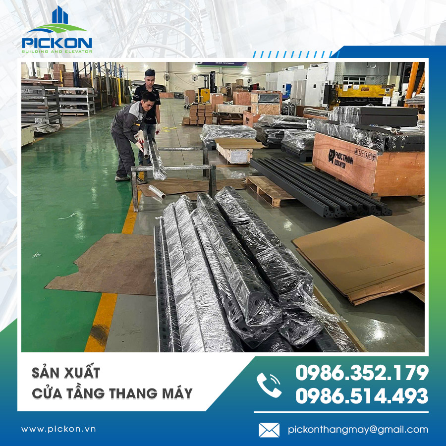 Kỹ thuật viên kiểm tra chất lượng cửa tầng thang máy Kỹ thuật viên kiểm tra chất lượng cửa tầng thang máy